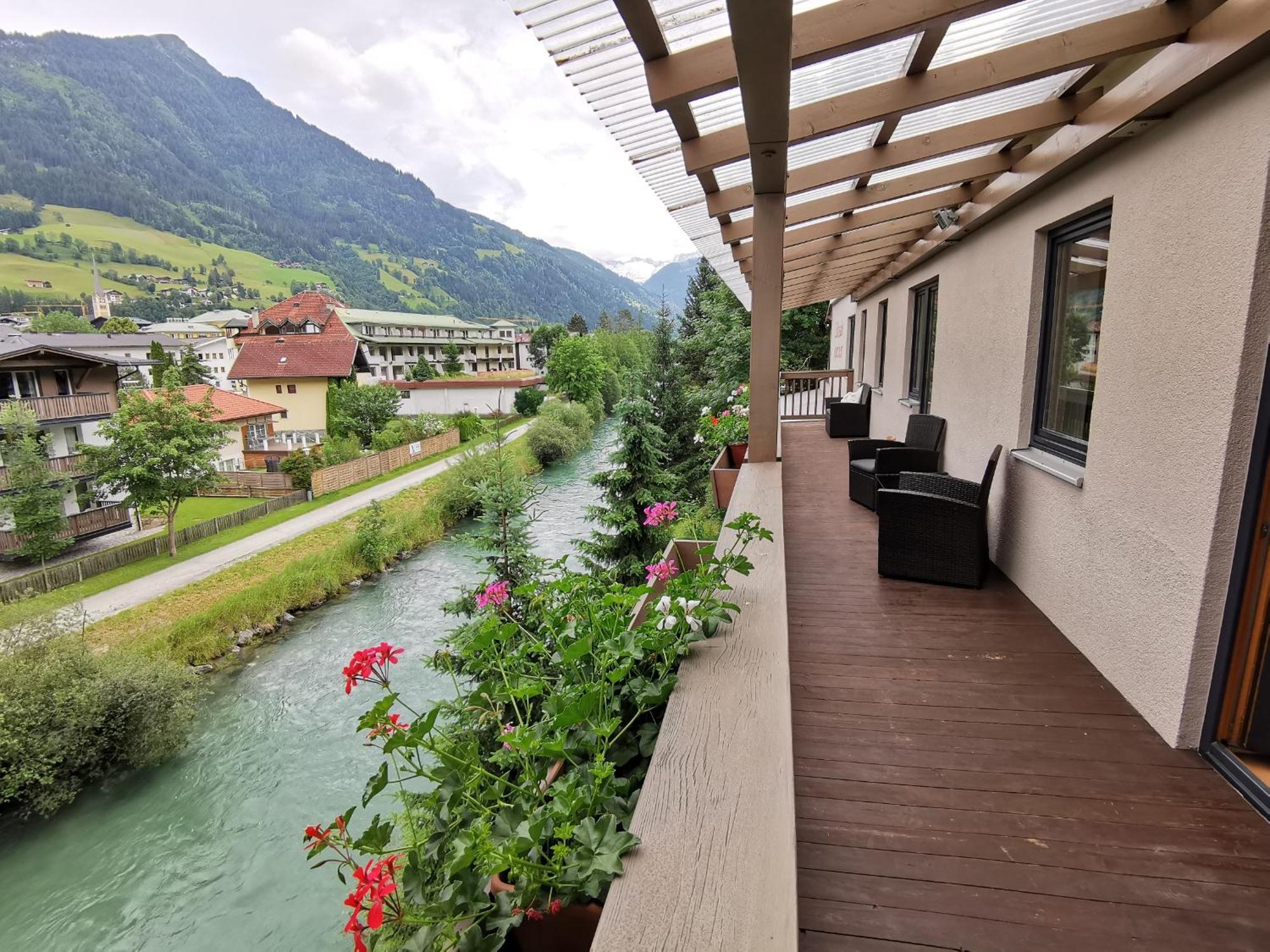 Schlossalm Appartement บาดฮอฟกัสไตน์ ภายนอก รูปภาพ
